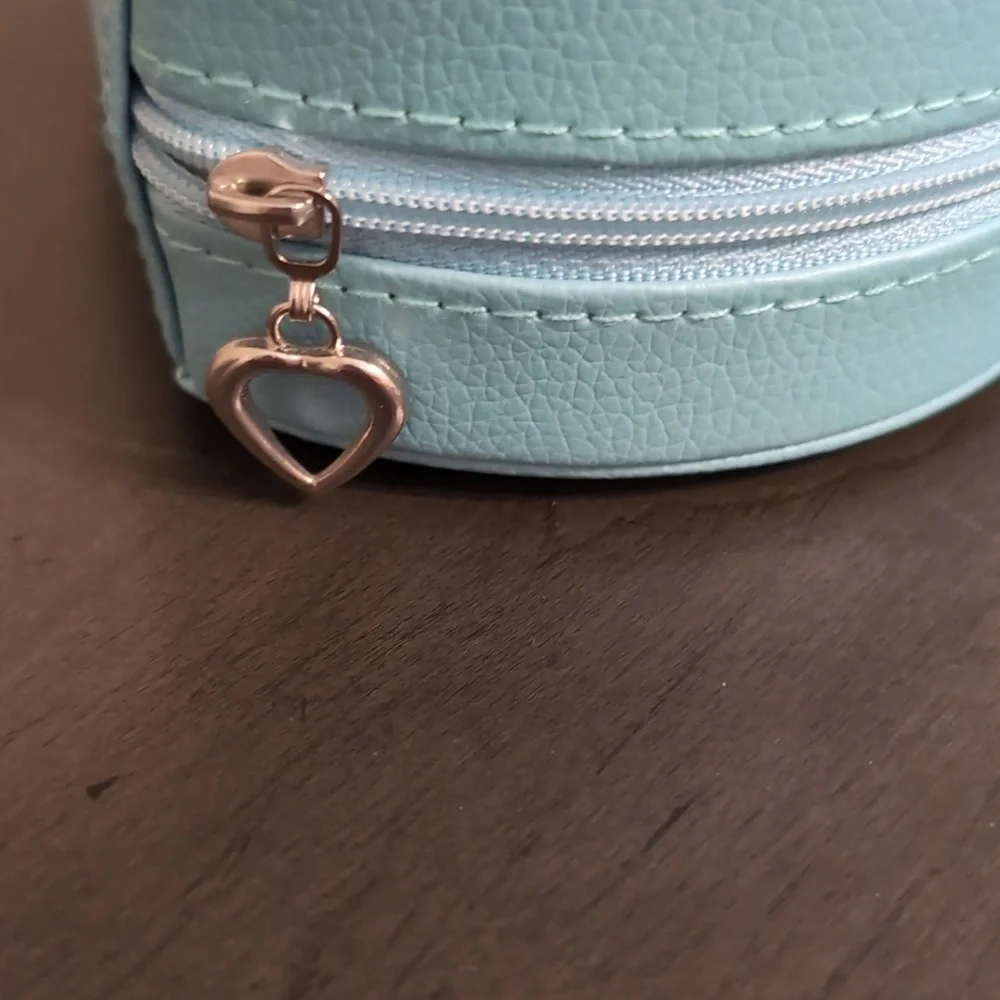 Jewelry case - Picture 3 of 5